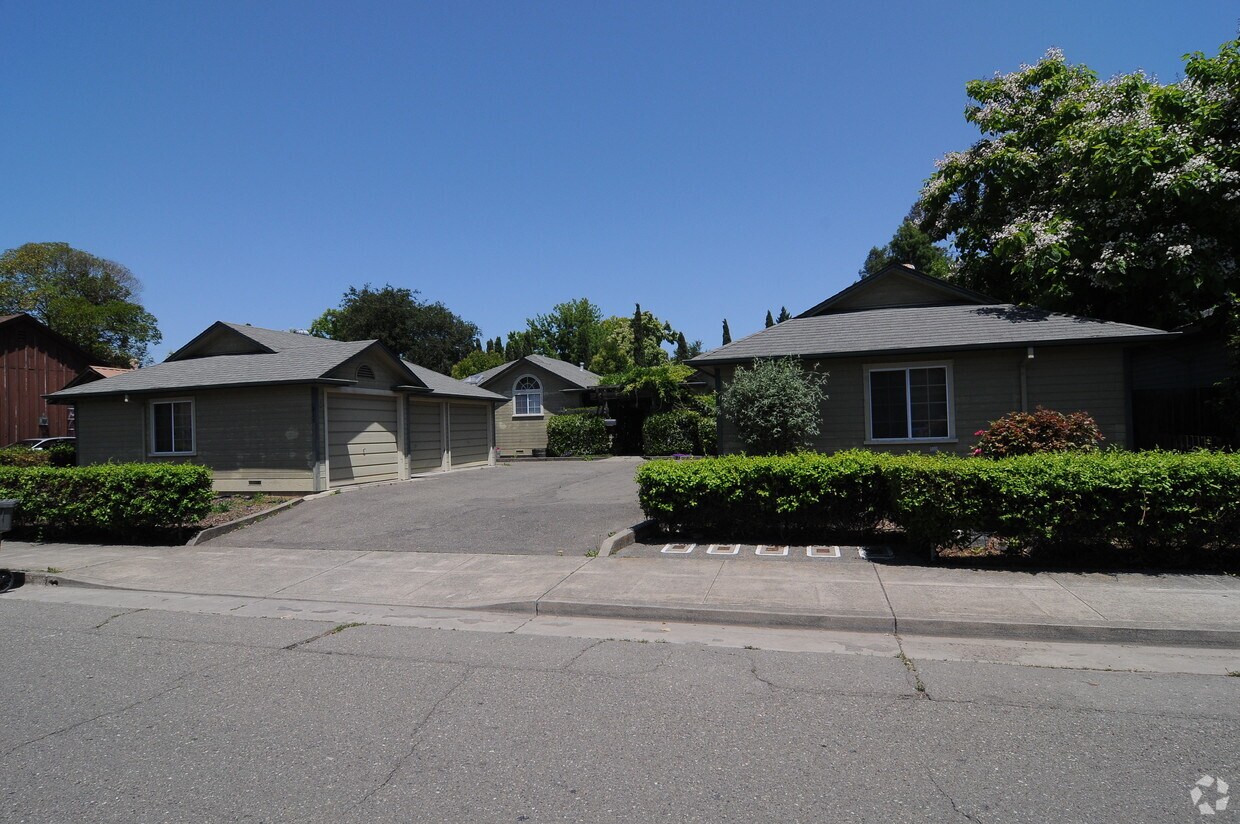315 Piper St, Healdsburg, CA 95448 Rentals in Healdsburg at 315 Piper