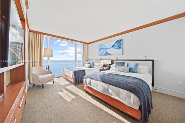 Building Photo - 6801 Collins Ave