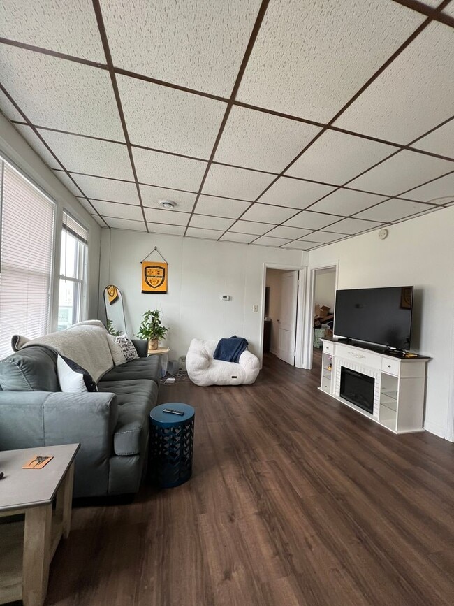 Building Photo - 1511 Oregon St