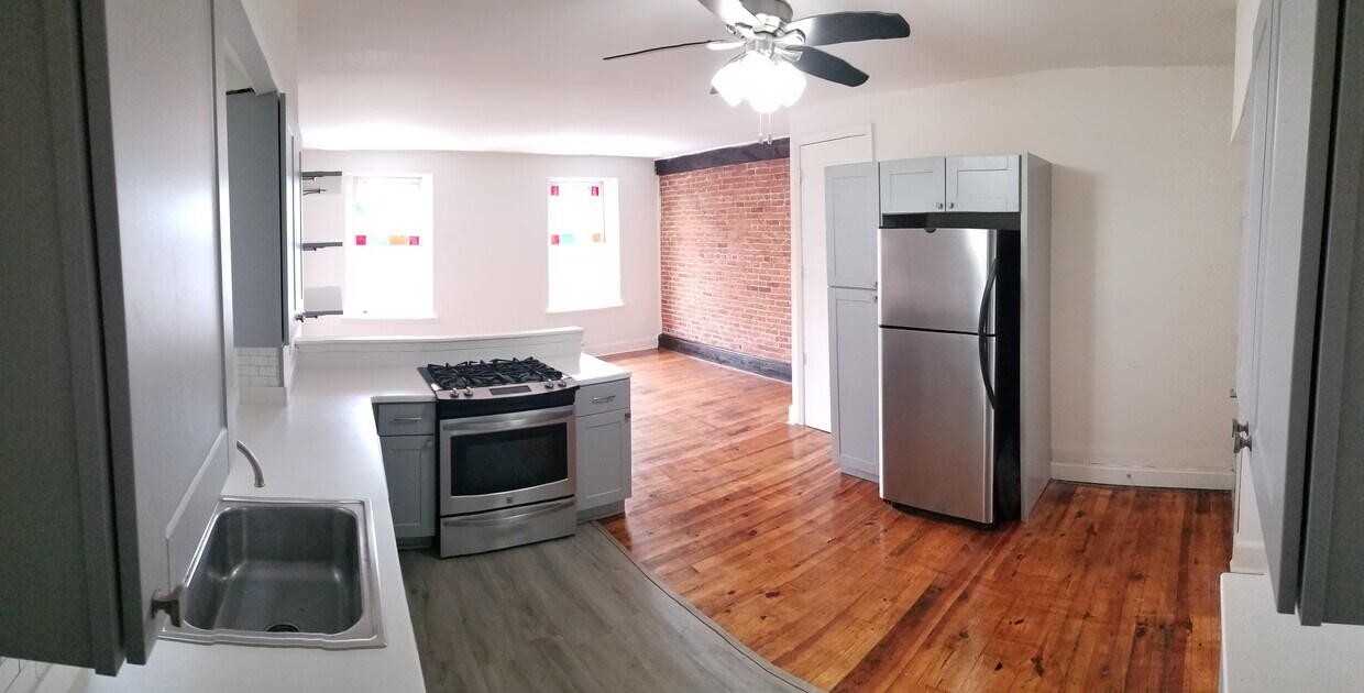 Foto principal - 906 N Madison St