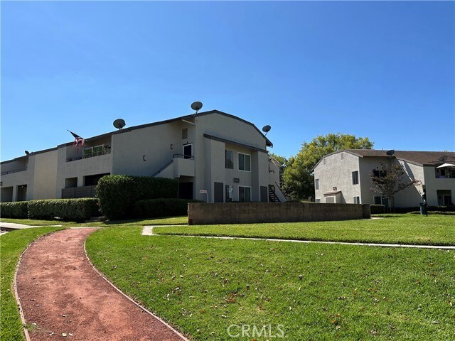 Foto principal - 21951 Rimhurst Dr