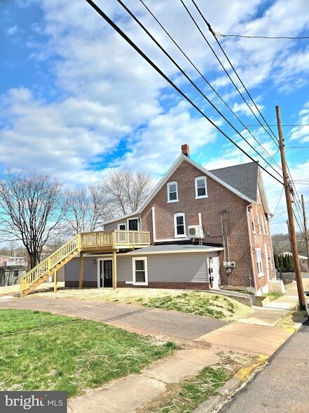 Building Photo - 119 Chestnut St