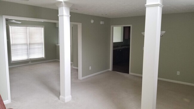 Building Photo - 3784 Winthrop Dr