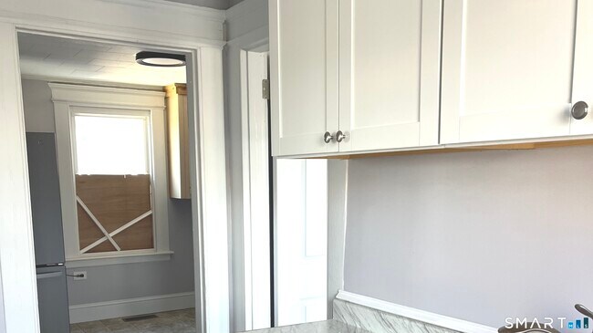 Building Photo - 65 Chambers St