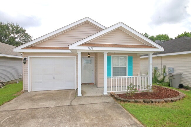 Building Photo - West Pensacola Patio Home Featuring Open Living Design, Stainless Appliances, Private Fenced Yard...