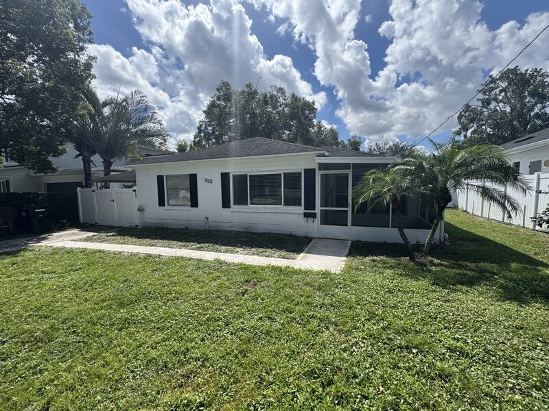 Foto principal - 904 Golfview St
