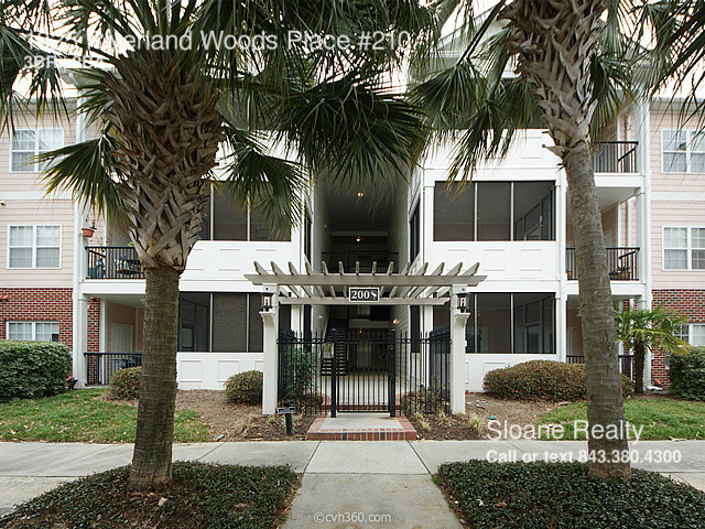 Foto del edificio - 1025 Riverland Woods Pl