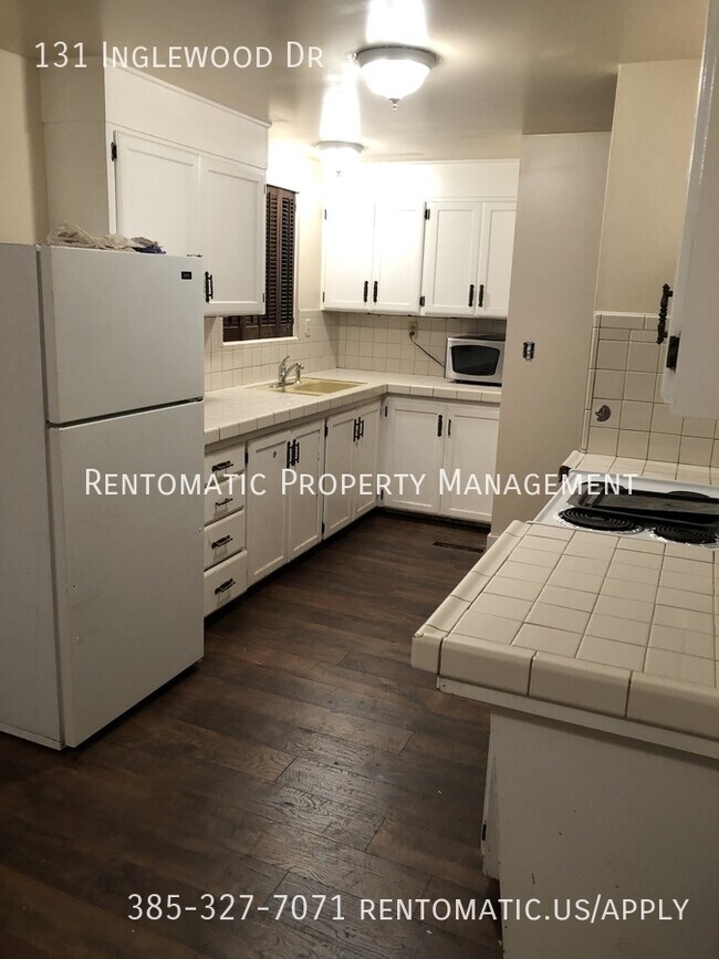 Foto del edificio - 131 Inglewood Dr