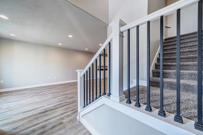 Building Photo - 4435 W Glendon Dr