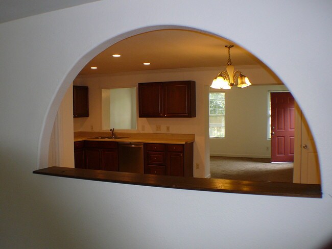 Building Photo - 810 Echo Glen Rd
