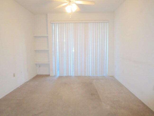 Foto del edificio - 5821 Legacy Crescent Pl