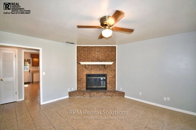 Building Photo - 2BR/2BA Mboro duplex near MTSU and fenced ...