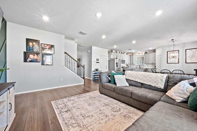 Building Photo - 317 Black Alder St