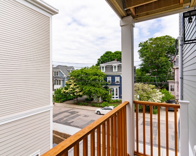 Building Photo - 278 Lamartine St