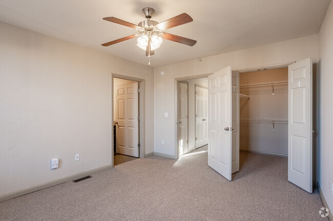 1BR, 1BA- 938SF - West End Lofts