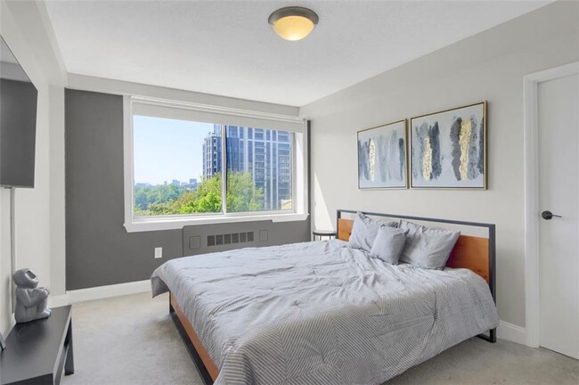 Foto del edificio - 2479 Peachtree Rd NE