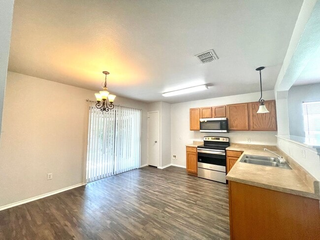 Building Photo - Charming One-Story Home in Bulverde Villag...