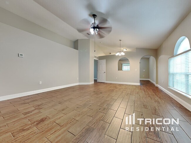 Building Photo - 13235 Waterford Castle Drive Dade City FL