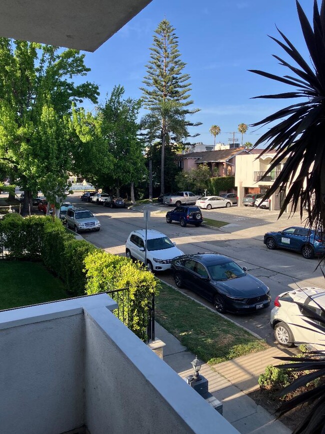 Calle arbolada - 1123 S Wooster St