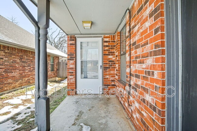 Building Photo - 8910 Oak Valley Dr