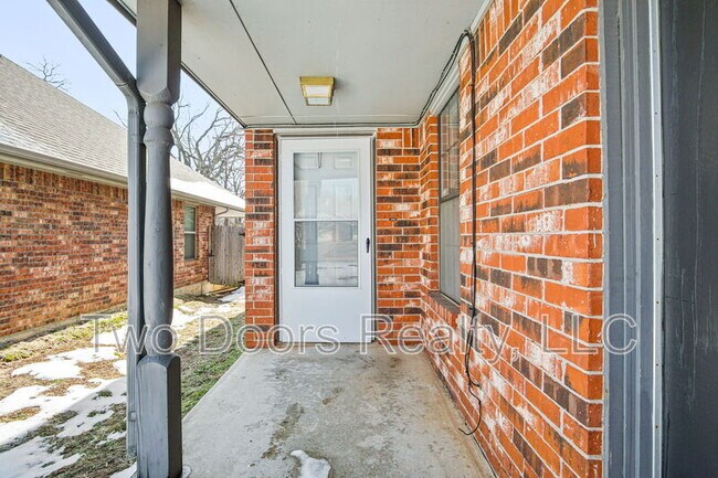 Foto del edificio - 8910 Oak Valley Dr