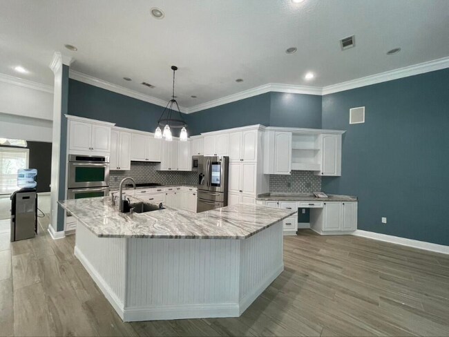 Building Photo - 415 Baywinds Dr