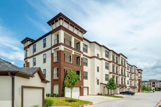 Foto del edificio - 6305 N President George Bush Hwy
