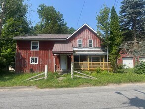 Building Photo - 7547-7549 E Lake Rd
