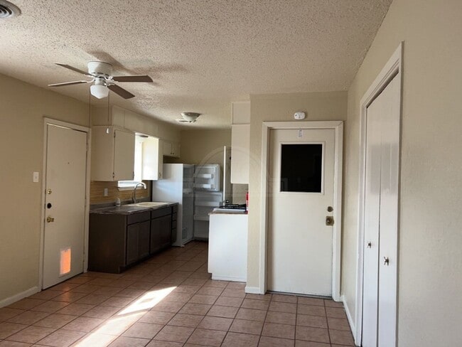 Building Photo - 1202 Kathey Dr