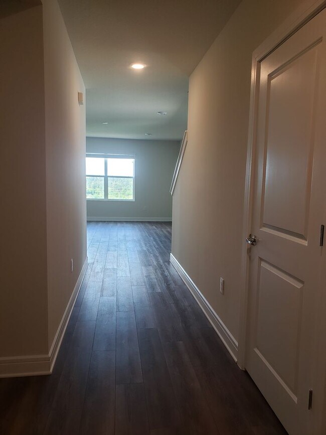 Building Photo - Beautiful Ridgeview Home!