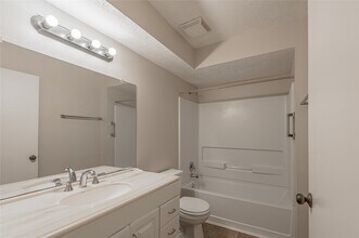 Building Photo - 1329 Windsor St