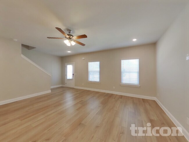 Foto del edificio - 1331 Carriage Park Dr