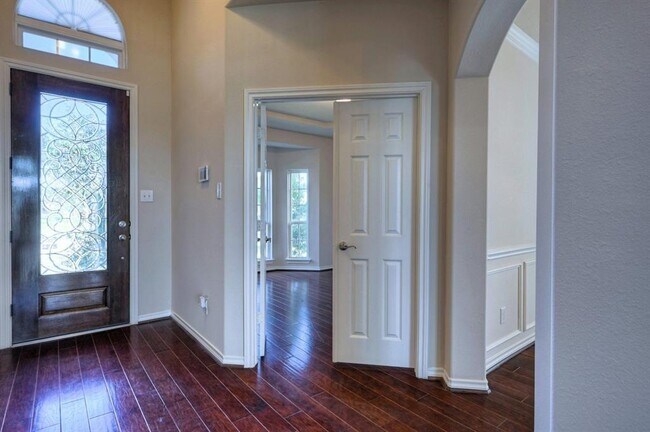Building Photo - 8334 Cape Royal Dr