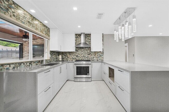 Foto del edificio - Southwest 133rd Court, Miami, FL 33175 - 3 BR 2.5 BA single-family home