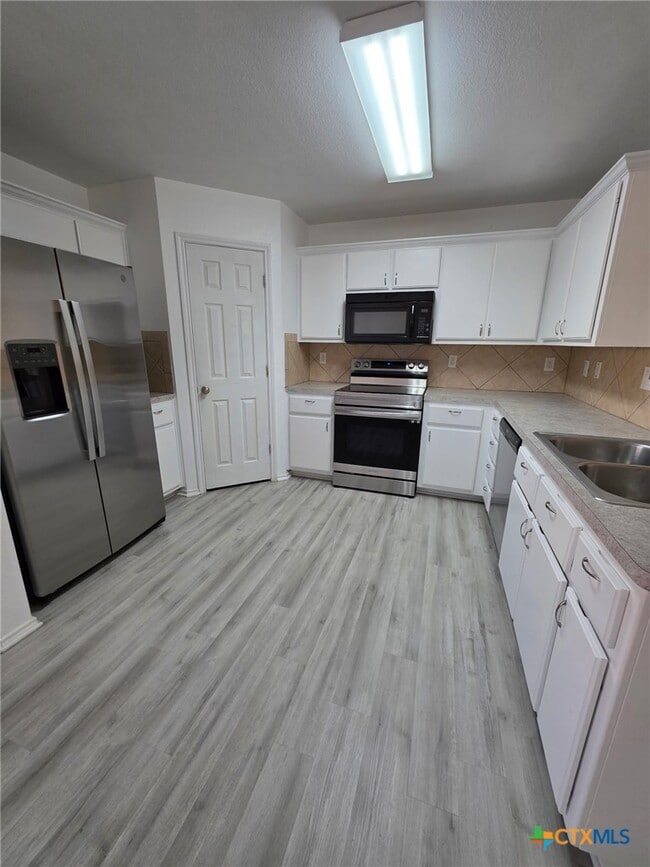 Foto del edificio - 1121 Dixon Cir