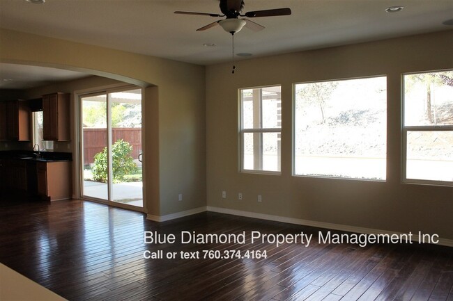 Building Photo - 4 BR, 3 BA plus a loft in San Elijo Hills