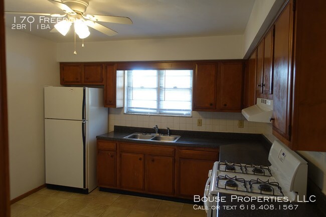 Building Photo - 170 Freedom Dr