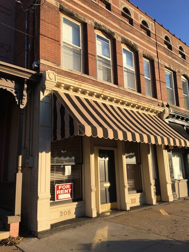 Exterior of 205 W. 4th - 205 W 4th St