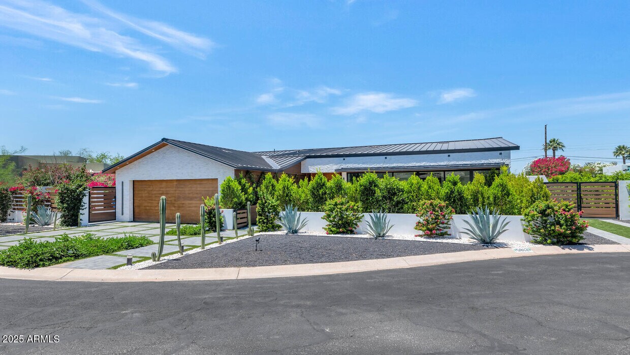 Foto principal - 5812 N 44th Pl