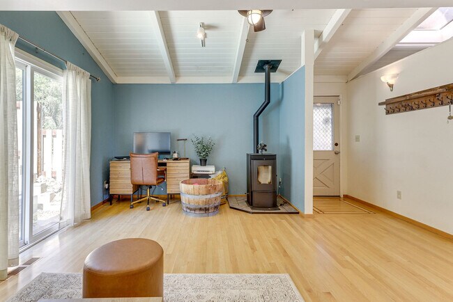 Foto del edificio - 2820 Greenway Dr
