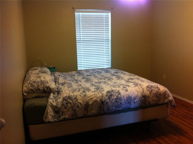 Foto del edificio - 4033 N Cambray Dr