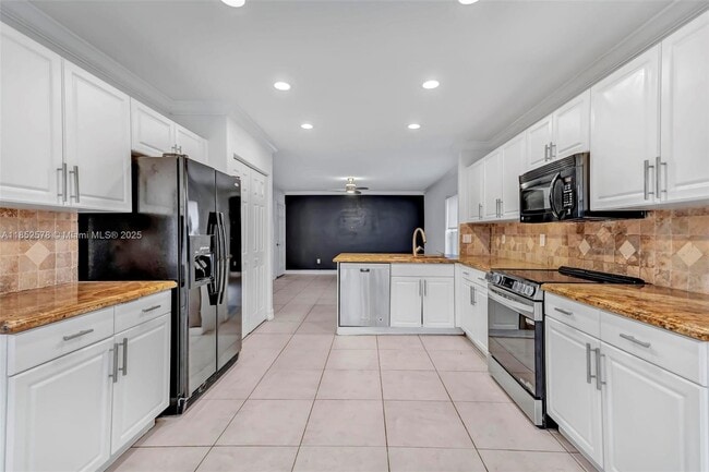 Foto del edificio - 19445 SW 25th Ct