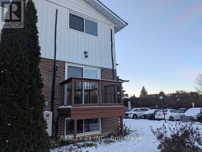 Photo du bâtiment - 3 - 2 WHITE ABBEY PARKWAY