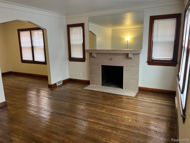 Building Photo - 16235 Fairfield St
