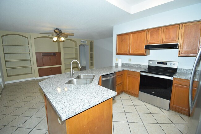 Foto del edificio - 2250 W Rockwell Dr