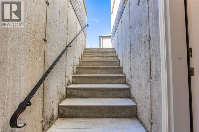 Building Photo - 20 Elvira Wy