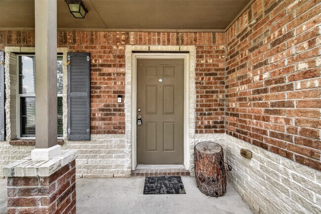 Building Photo - 22023 Westerpine Ln