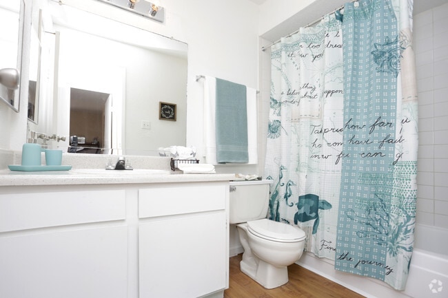 Bathroom - Green Arbor
