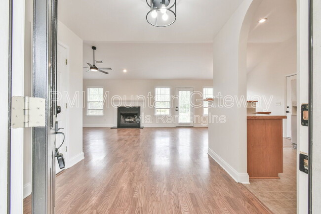 Building Photo - 111 Ash Wood Ln
