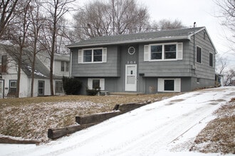 Building Photo - 304 E Bell Ave